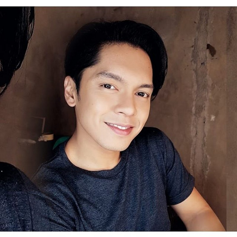 MAJOR THROWBACK! Then and now photos of Carlo Aquino that show age is